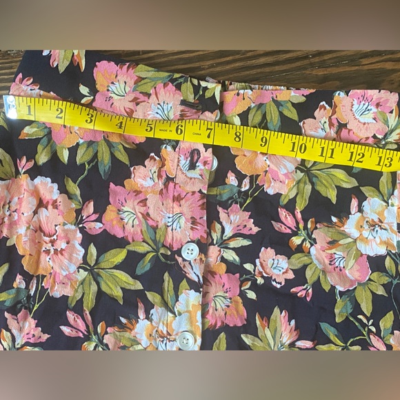 XSP LOFT Midi Skirt - Elastic Waistband and Button Down Front - Picture 4 of 6